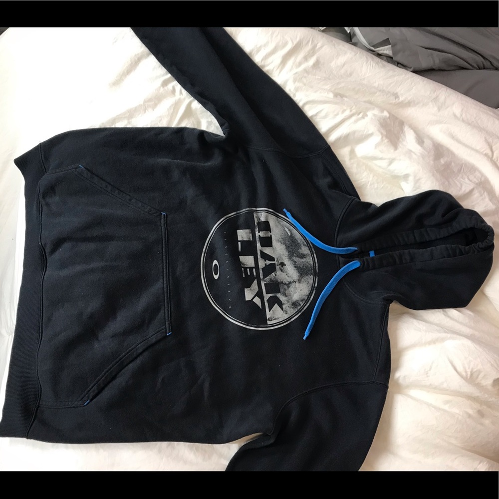 Men’s Oakley hoodie